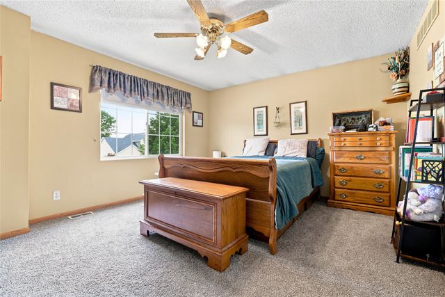 703 15th Street SE, Altoona, IA 50009