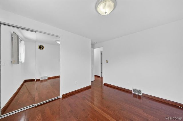 8452 Doncaster, Sterling Heights, MI 48312