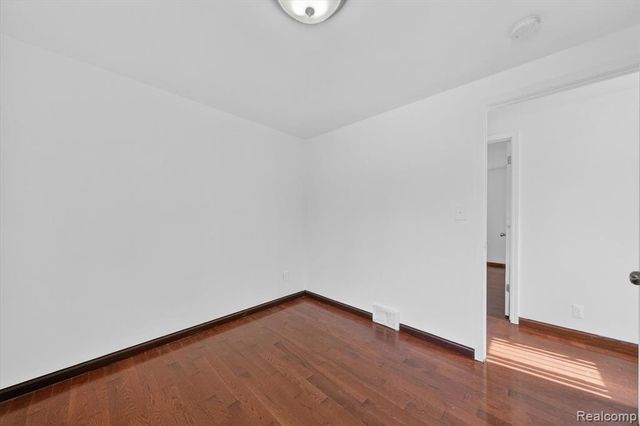 8452 Doncaster, Sterling Heights, MI 48312