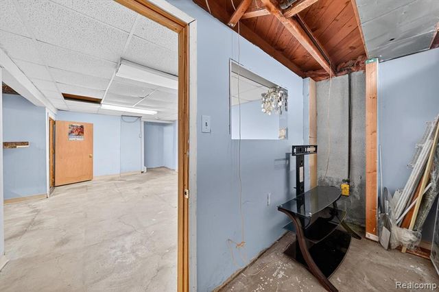 8452 Doncaster, Sterling Heights, MI 48312