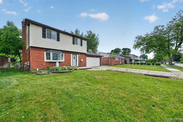 8452 Doncaster, Sterling Heights, MI 48312
