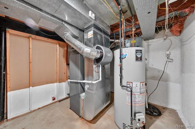 8452 Doncaster, Sterling Heights, MI 48312