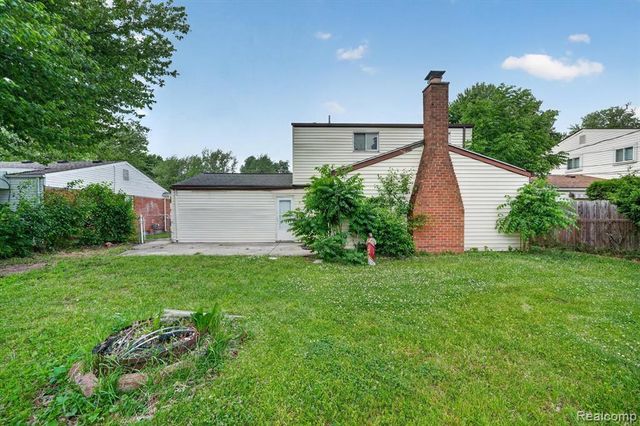 8452 Doncaster, Sterling Heights, MI 48312