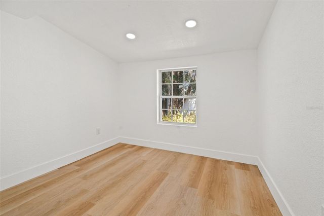 2008 OAKWOOD AVENUE B, Tampa, FL 33605