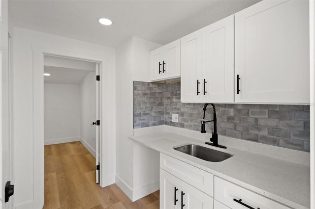 2008 OAKWOOD AVENUE B, Tampa, FL 33605