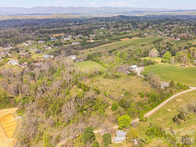 47 Gill Branch Road, Weaverville, NC 28787