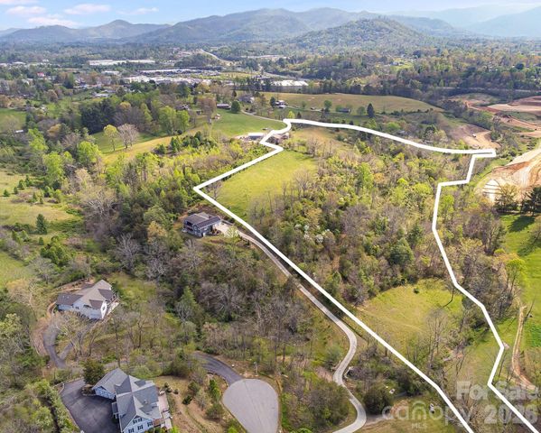 47 Gill Branch Road, Weaverville, NC 28787