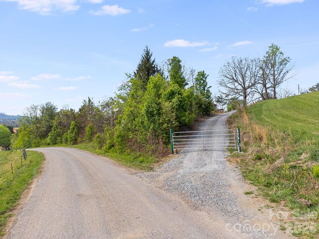 47 Gill Branch Road, Weaverville, NC 28787