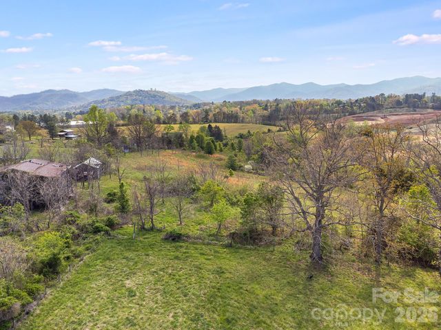 47 Gill Branch Road, Weaverville, NC 28787
