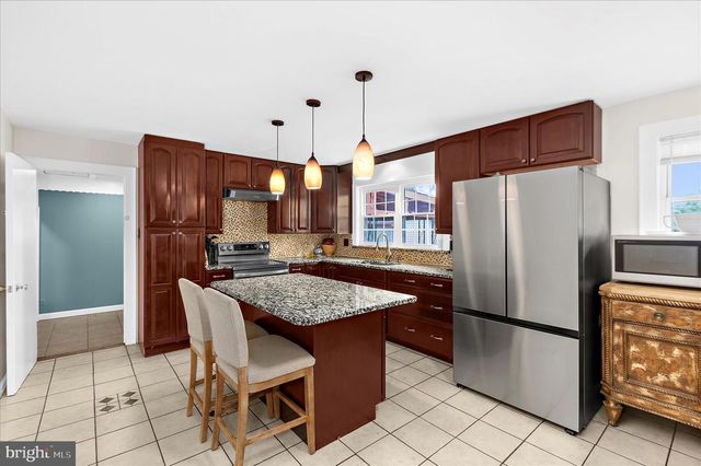 949 OAKDALE CIR, Millersville, MD 21108