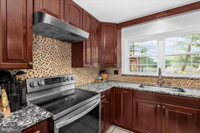 949 OAKDALE CIR, Millersville, MD 21108