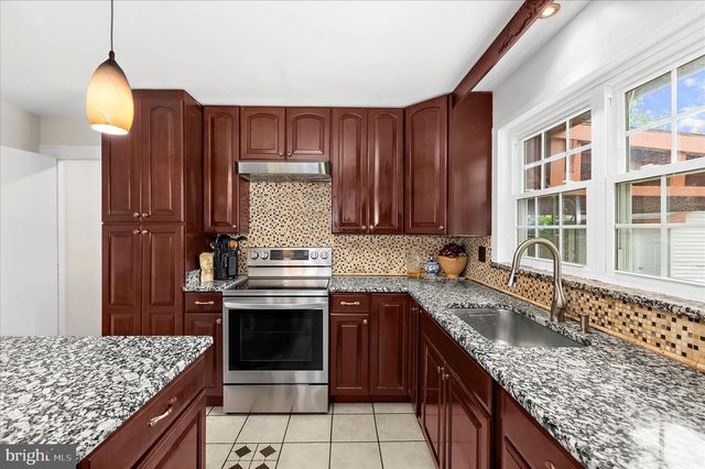 949 OAKDALE CIR, Millersville, MD 21108