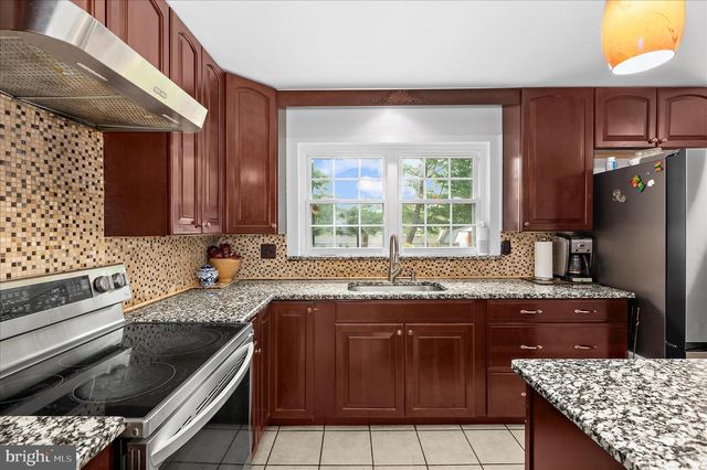 949 OAKDALE CIR, Millersville, MD 21108