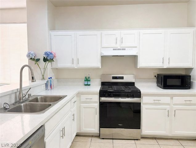 1833 Verde Mirada Drive, Las Vegas, NV 89115