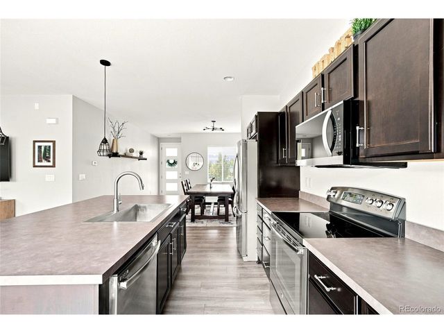 10850 Richfield Cir, Commerce City, CO 80022