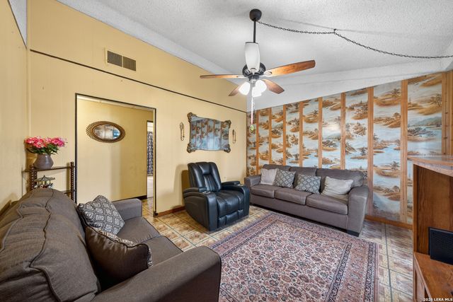 1502 Caballero, San Antonio, TX 78224