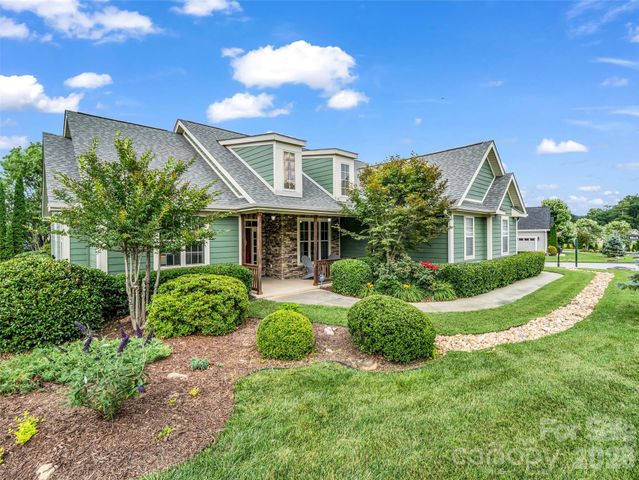 17 Black Iron Lane, Hendersonville, NC 28792