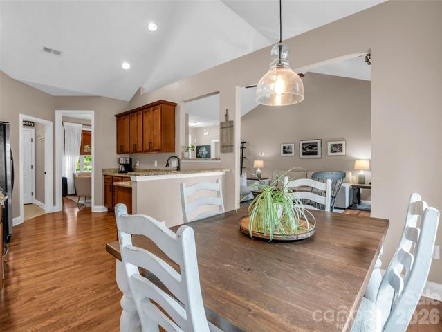 17 Black Iron Lane, Hendersonville, NC 28792