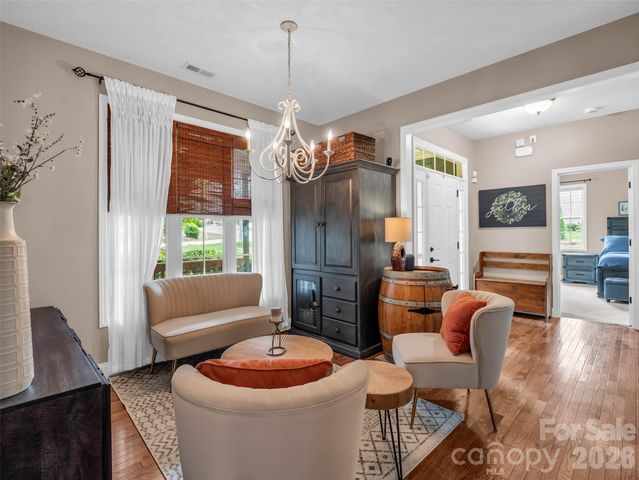 17 Black Iron Lane, Hendersonville, NC 28792