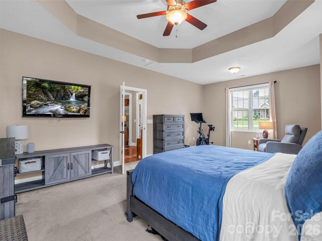 17 Black Iron Lane, Hendersonville, NC 28792