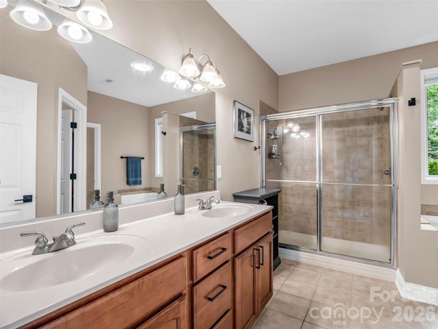 17 Black Iron Lane, Hendersonville, NC 28792