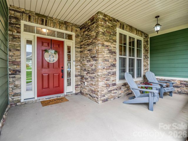 17 Black Iron Lane, Hendersonville, NC 28792
