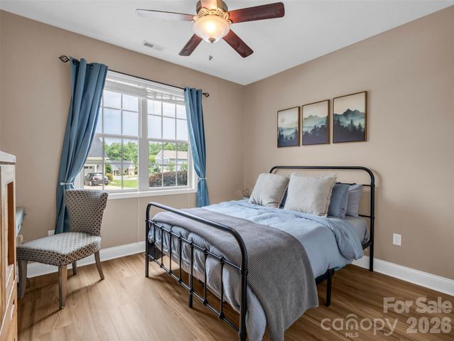 17 Black Iron Lane, Hendersonville, NC 28792