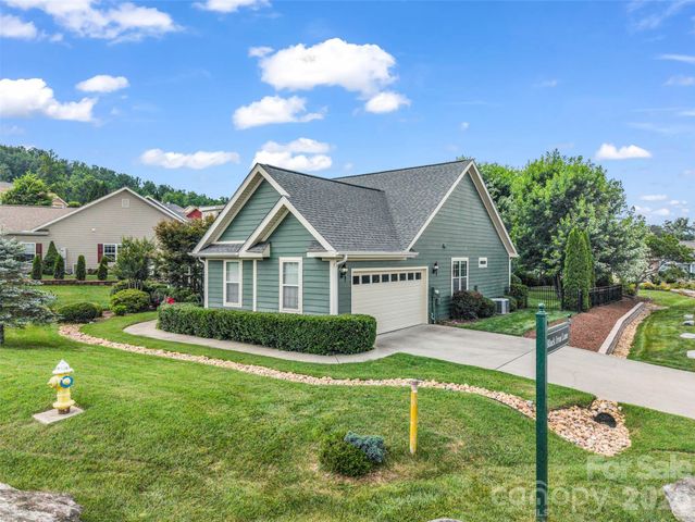 17 Black Iron Lane, Hendersonville, NC 28792