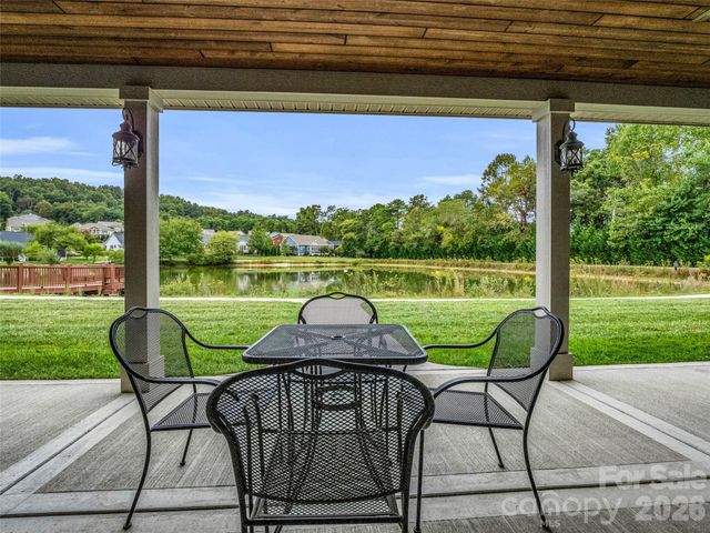 17 Black Iron Lane, Hendersonville, NC 28792