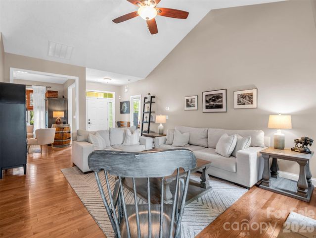 17 Black Iron Lane, Hendersonville, NC 28792