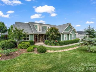 17 Black Iron Lane, Hendersonville, NC 28792