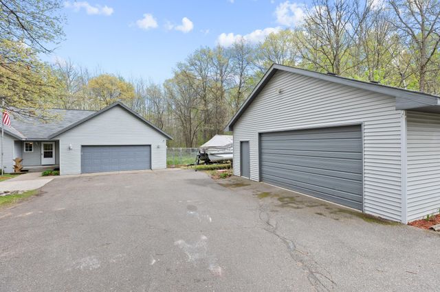 10308 S Oaks Road, Brainerd, MN 56401