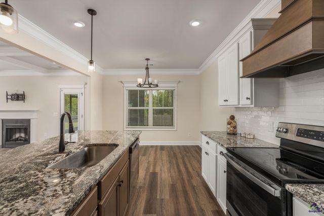 806 Harley Farms, Bonaire, GA 31005