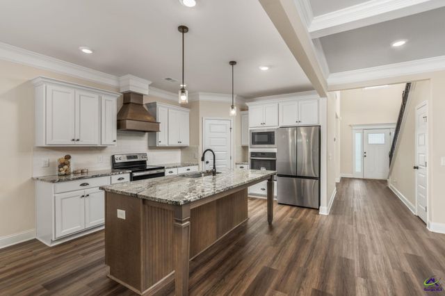 806 Harley Farms, Bonaire, GA 31005