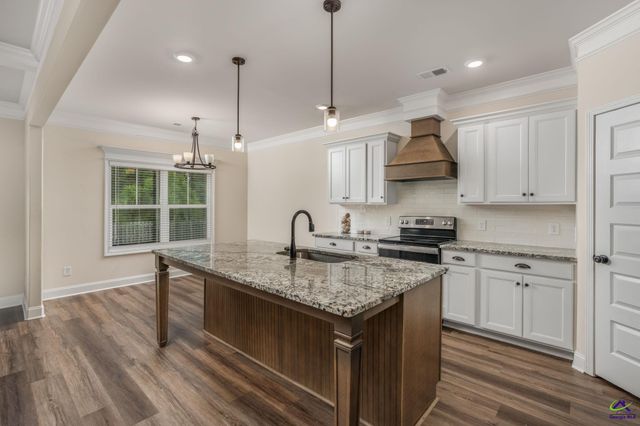 806 Harley Farms, Bonaire, GA 31005