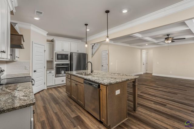 806 Harley Farms, Bonaire, GA 31005