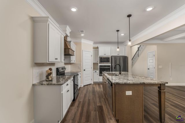 806 Harley Farms, Bonaire, GA 31005