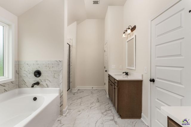 806 Harley Farms, Bonaire, GA 31005