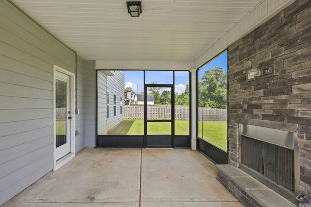 806 Harley Farms, Bonaire, GA 31005