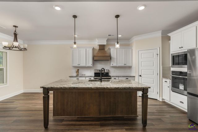806 Harley Farms, Bonaire, GA 31005