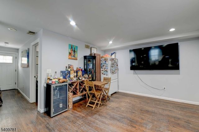 188 Pennington St, Newark City, NJ 07105