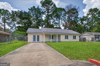 239 Pointe South Drive, Hinesville, GA 31313