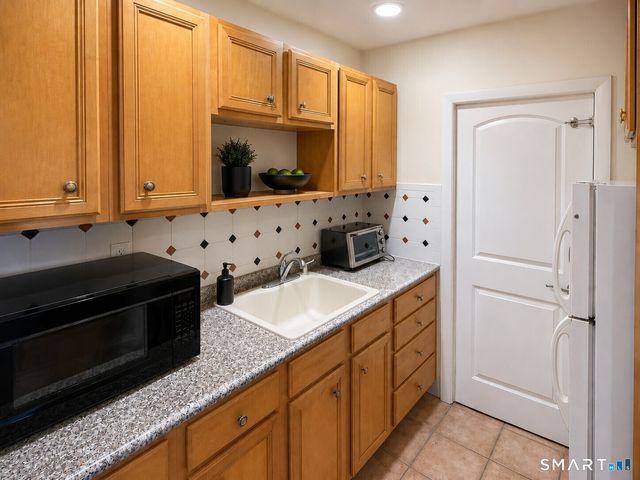 47 East Maple Street, New Canaan, CT 06840