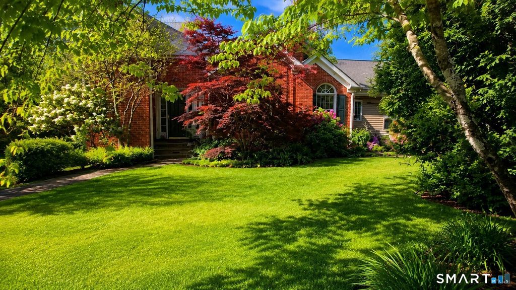 47 East Maple Street, New Canaan, CT 06840