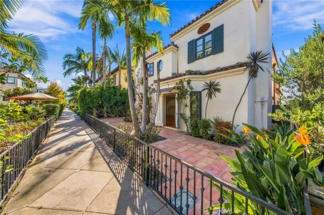 118 Via Xanthe, Newport Beach, CA 92663