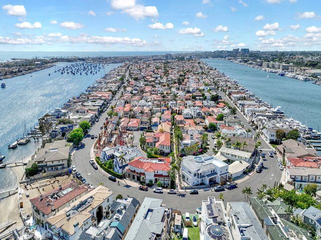 118 Via Xanthe, Newport Beach, CA 92663