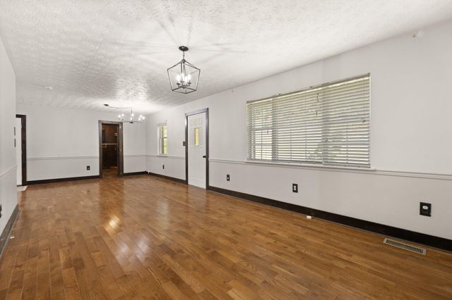 15 Reece Boulevard, Pineville, KY 40977