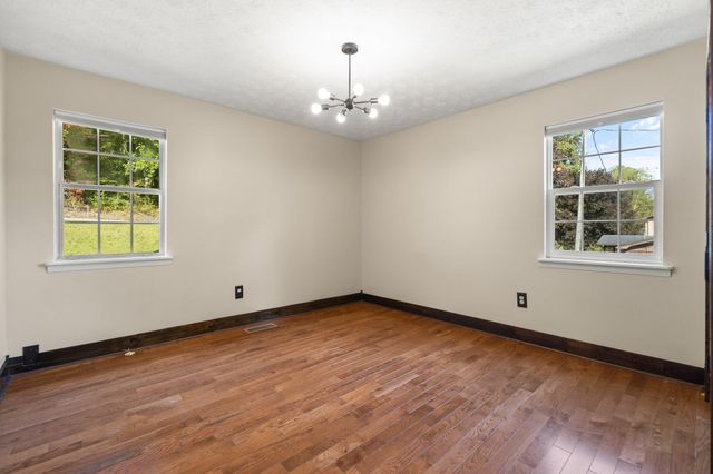 15 Reece Boulevard, Pineville, KY 40977