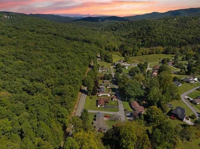 15 Reece Boulevard, Pineville, KY 40977