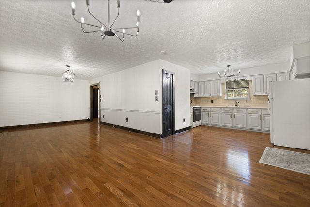 15 Reece Boulevard, Pineville, KY 40977